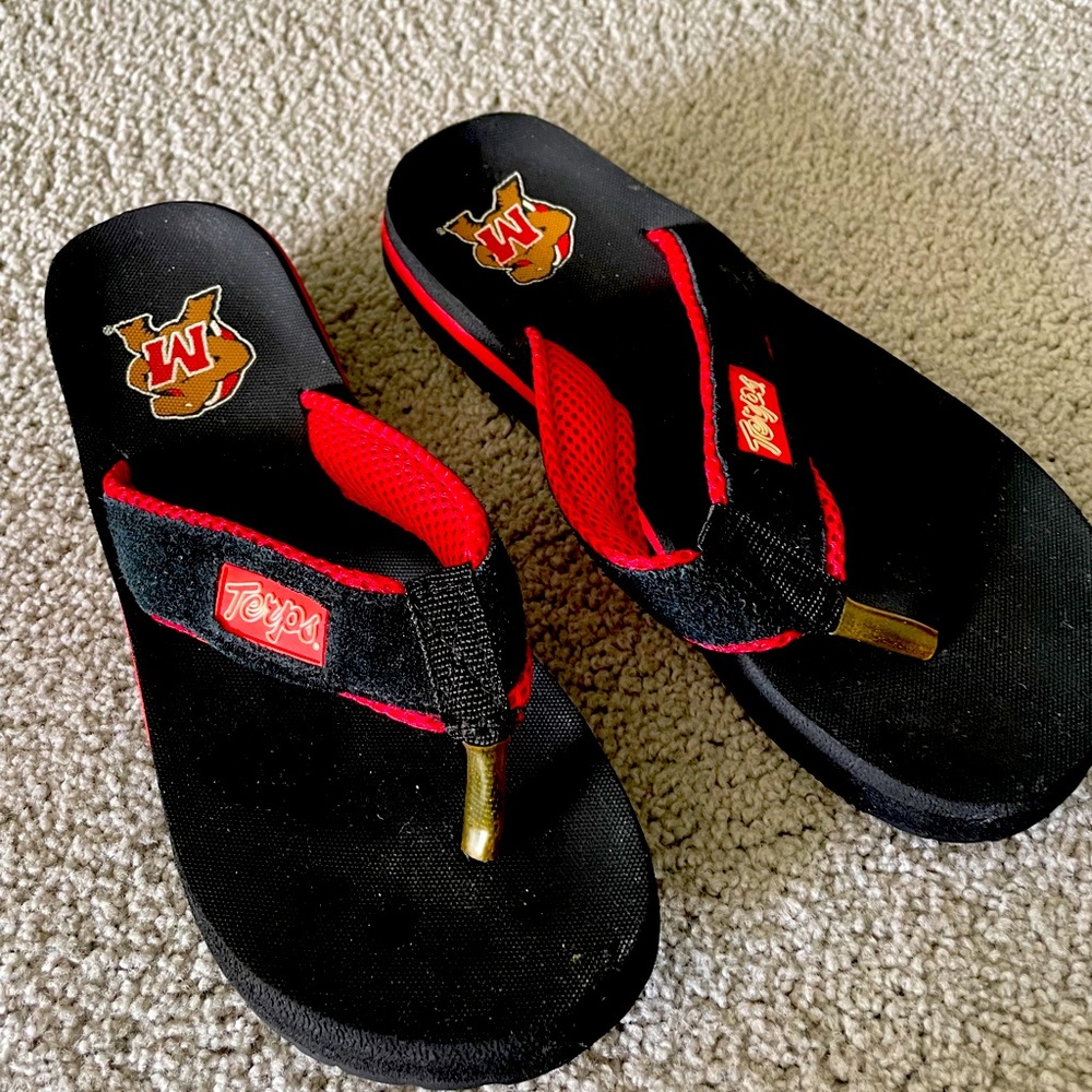 UMD Flip Flops. Size 7-8